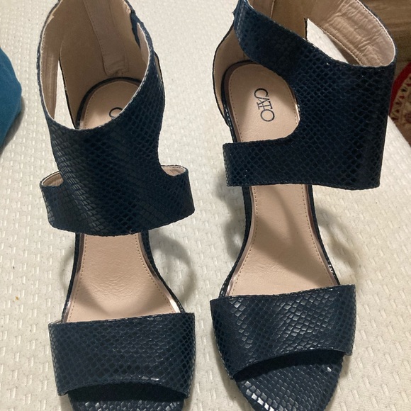 High heel - Picture 1 of 2